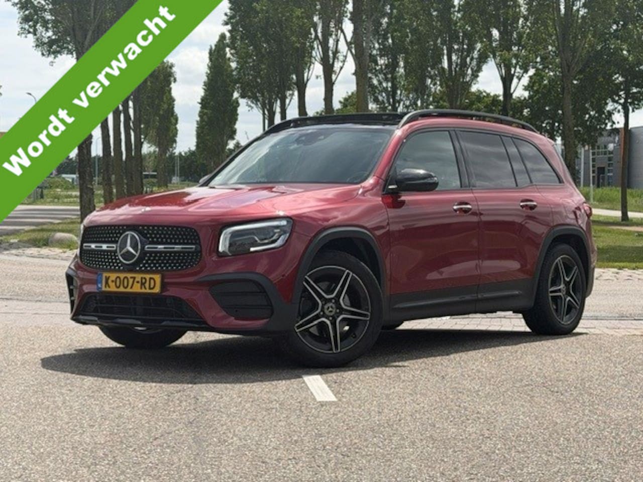 Mercedes-Benz GLB - 200 Business Solution AMG 163 PK I Panoramadak I Trekhaak I Stoelverwarming I Camera I Ele - AutoWereld.nl