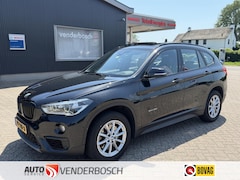 BMW X1 - sDrive20i High Executive 192pk | Camera | Pano | 1e Eig. | Trekhaak 1.800 kg