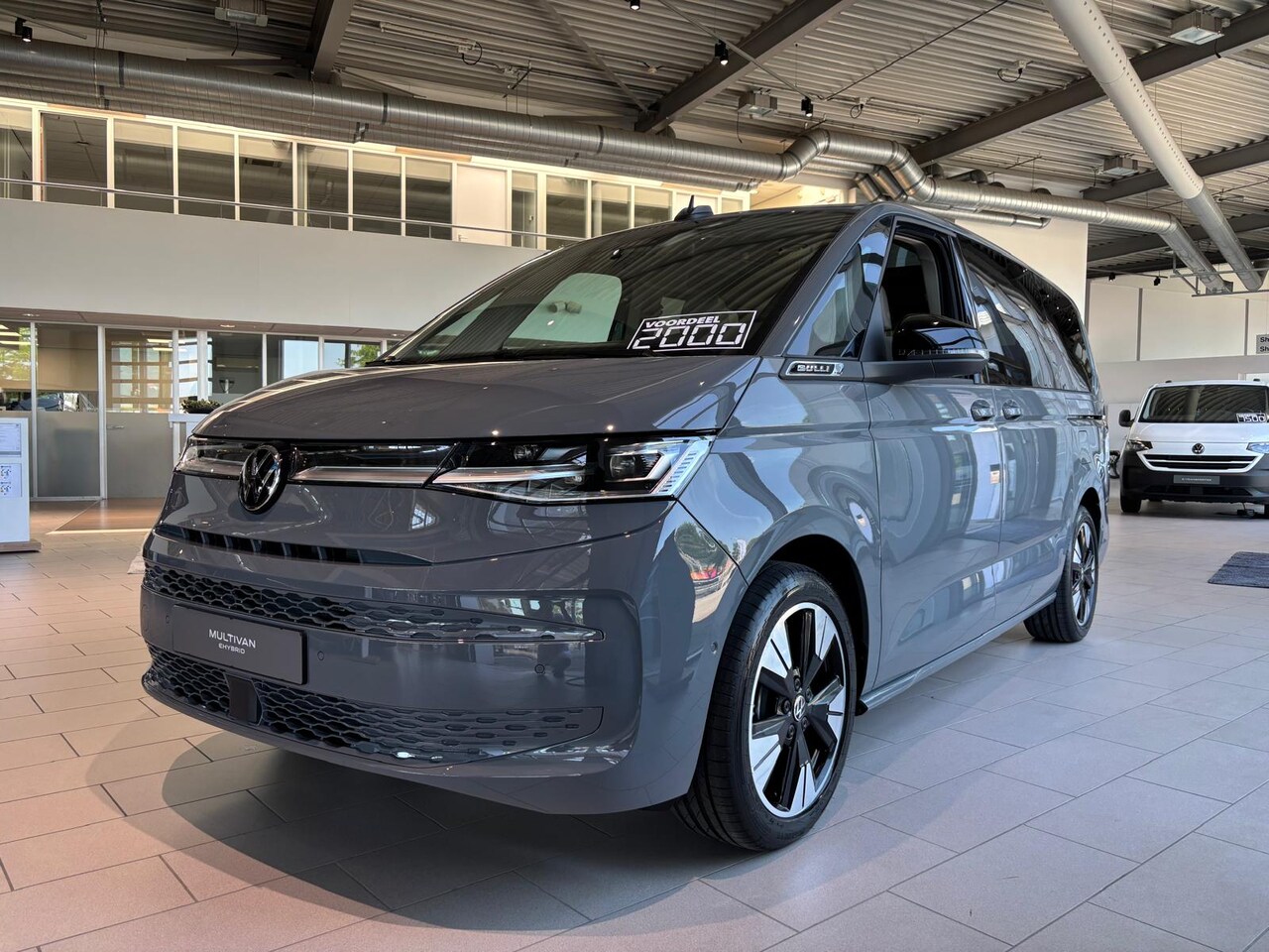 Volkswagen Multivan - L2H1 PHEV 1.5 eHybrid 245PK 19,7kWh DSG 4Motion Bulli-Edition / 4x4 / Direct leverbaar - AutoWereld.nl