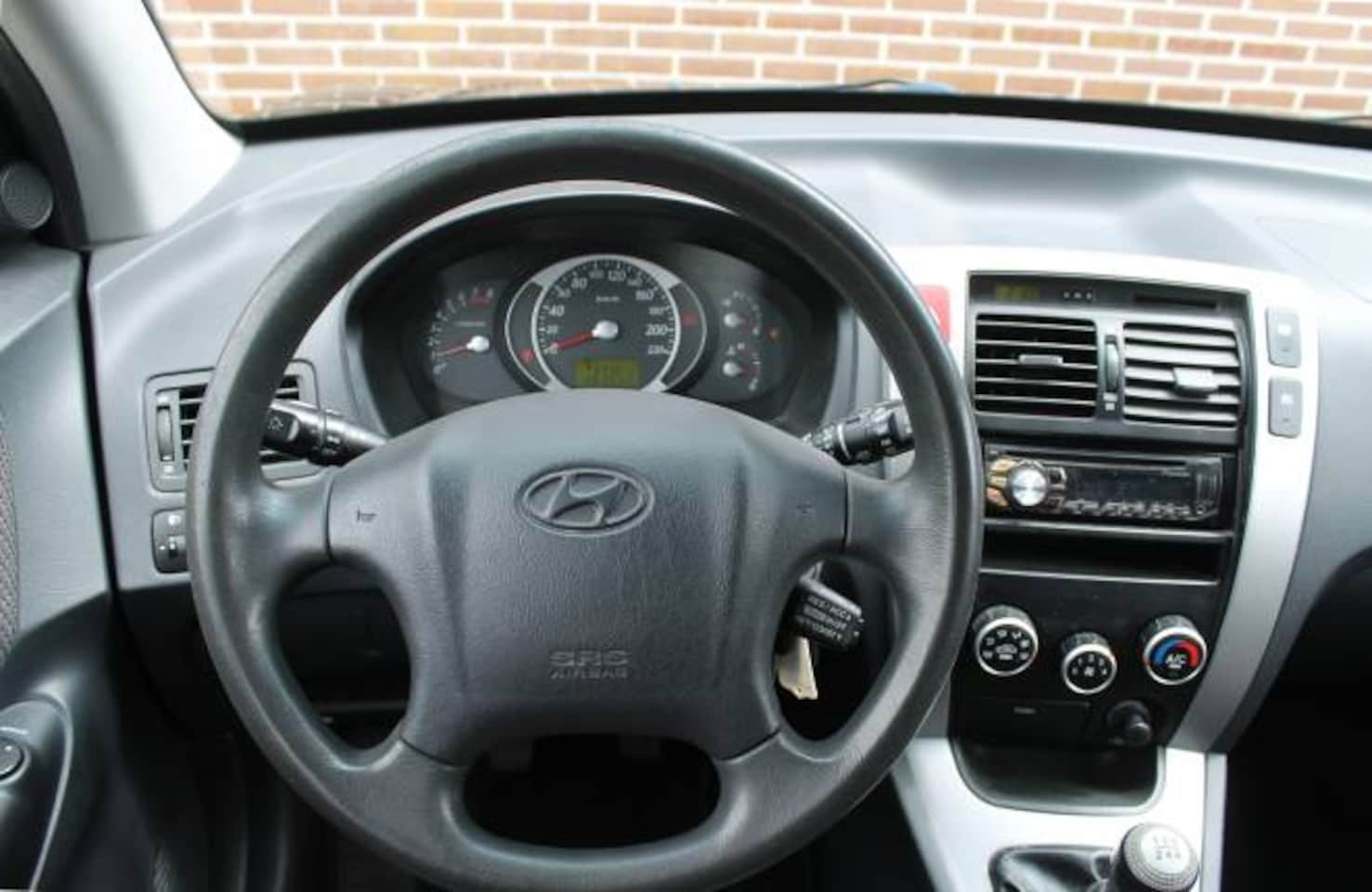 Hyundai Tucson - 2.0 I 2WD Dynamic