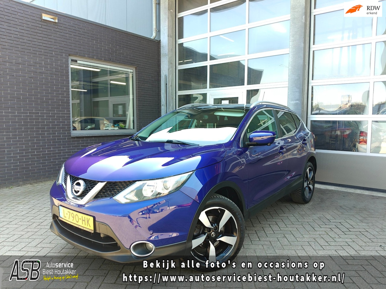 Nissan Qashqai - 1.2 Connect Edition | Airco | Navigatie | Cruise | Panoramadak | Voor + Achter + 360° Came - AutoWereld.nl