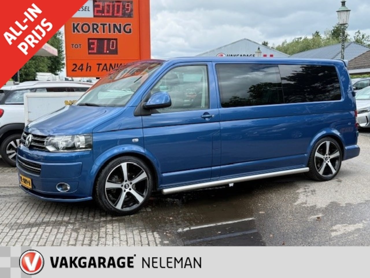 Volkswagen Transporter - 180 PK DUBBEL CABINE LEER VERLAAGD 20inch - AutoWereld.nl