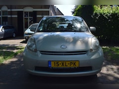 Daihatsu Sirion 2 - 1.0-12V Trend Nieuwe APK