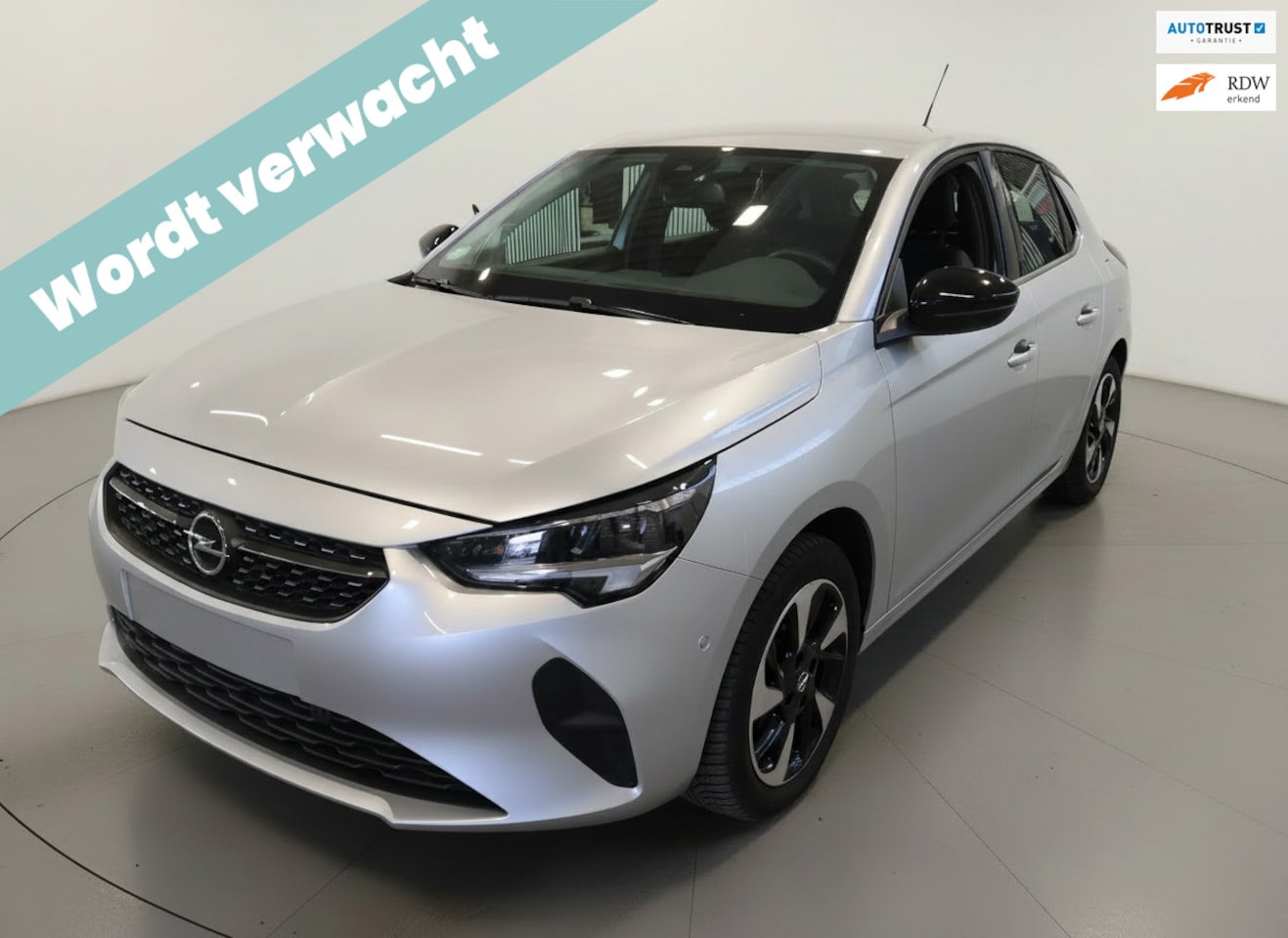 Opel Corsa Electric - 50 kWh|Automaat|Led|Navigatie|LM Velgen|Weinig kilometers - AutoWereld.nl