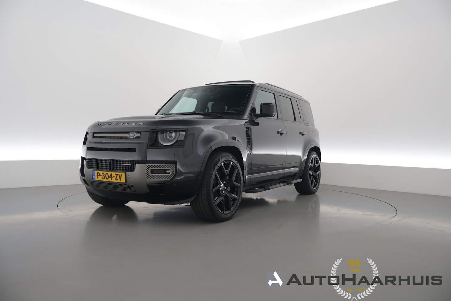 Land Rover Defender 110 - 2.0 P400e 110 X-Dynamic HSE | Pano | Sidebars | 22'' | 360cam | Luchtvering | Trekhaak | S - AutoWereld.nl