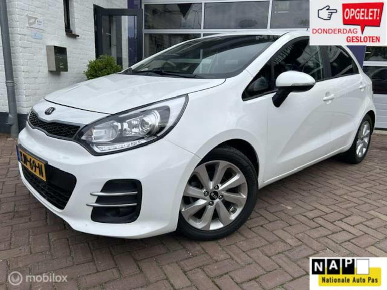 Kia Rio - 1.2 CVVT DynamicLine * NAVIGATIE * AIRCO * - AutoWereld.nl