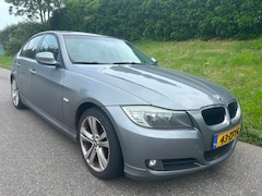 BMW 3-serie - 318i LEES BESCHRIJVING