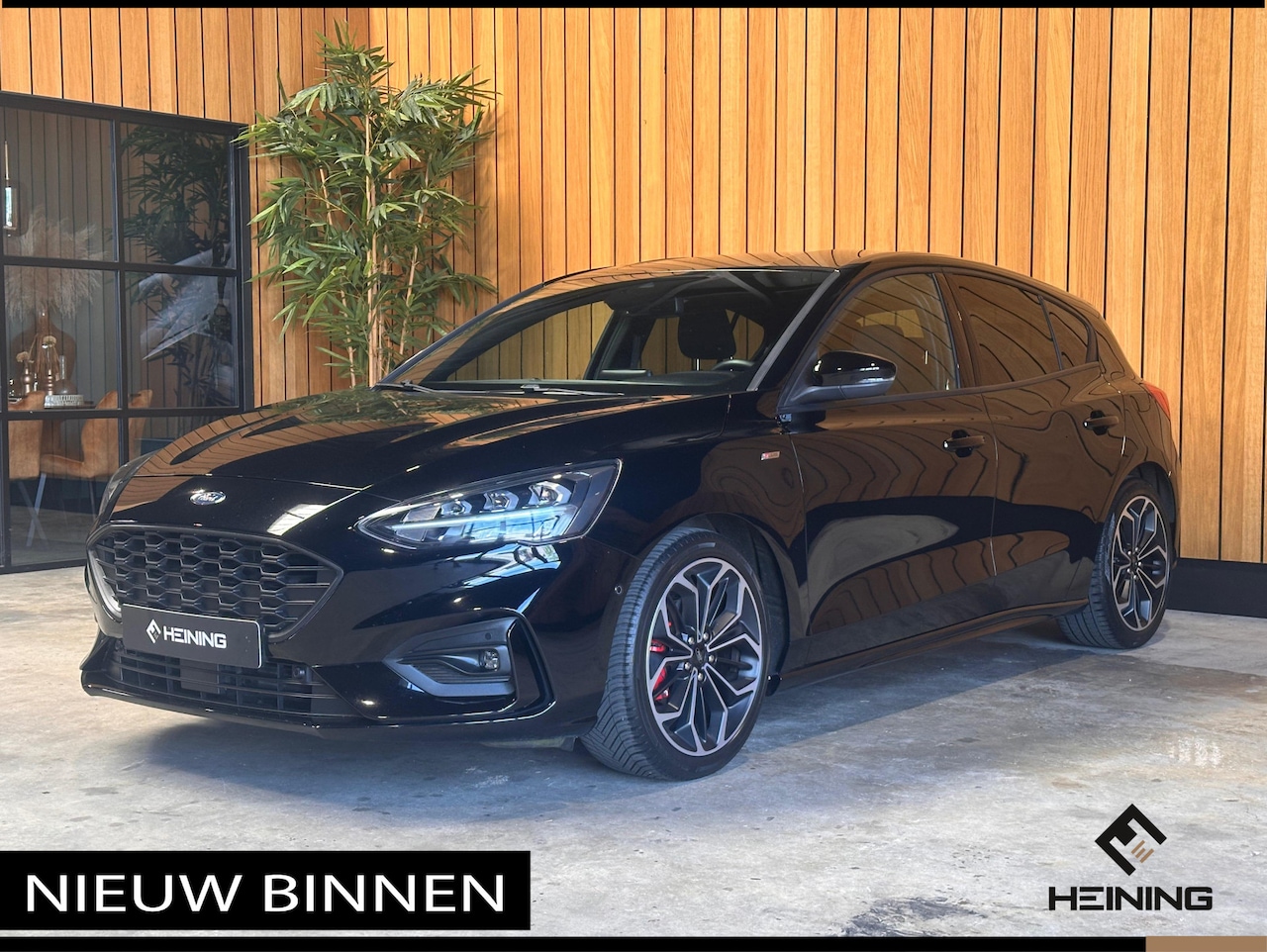 Ford Focus - 1.0 EcoBoost ST Line Business Nederlandse Auto | ST Line | Camera | Stuur - Stoelverwarmin - AutoWereld.nl