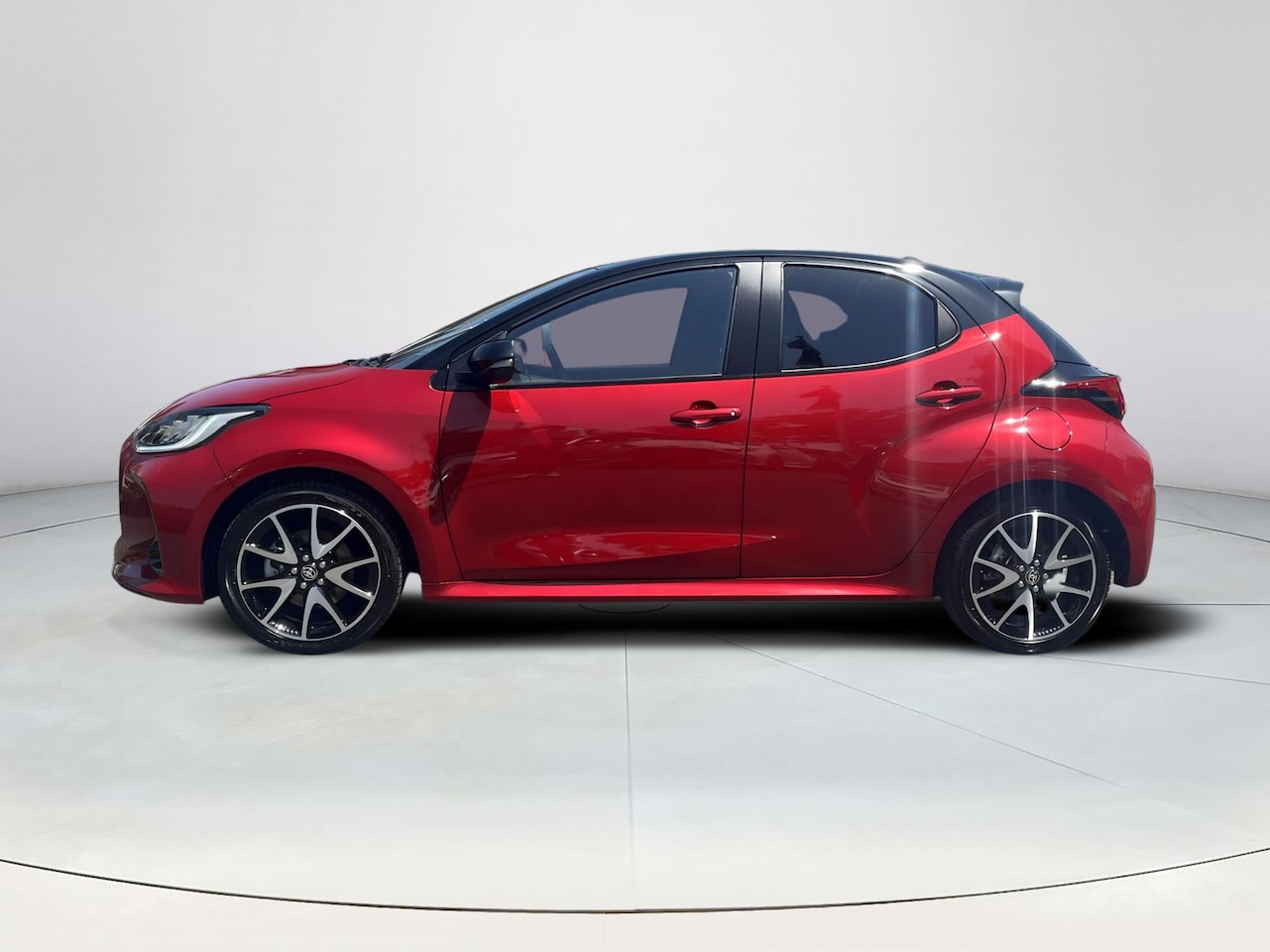 Toyota Yaris - 1.5 Hybrid Executive | 17 inch LM-velgen | Carplay | Stoelverwarming | Bi-tone exterieur | - AutoWereld.nl