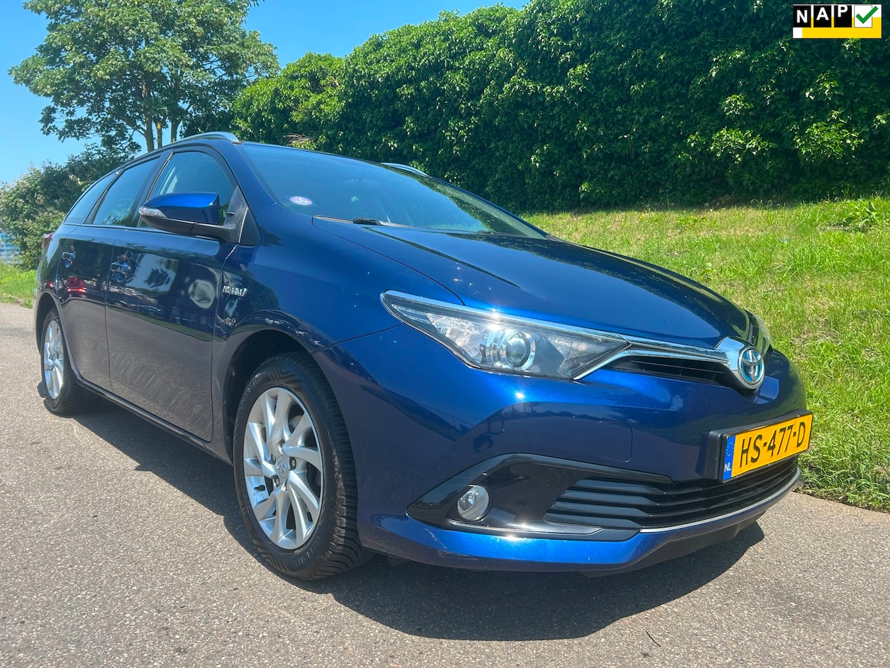 Toyota Auris Touring Sports - 1.8 Hybrid Aspiration - Navi - Camera - Goed onderhouden - AutoWereld.nl