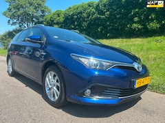 Toyota Auris Touring Sports - 1.8 Hybrid Aspiration - Navi - Camera - Goed onderhouden