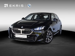 BMW 1-serie - 120 | Premium Pack | 18 inch | Comfort Access | Achteruitrijcamera | Sportstoelen | Stoelv