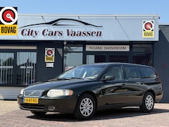 Volvo V70 - 2.4 Momentum 141 pk in zeer nette staat climate ctr cruise ctr lmv half leder