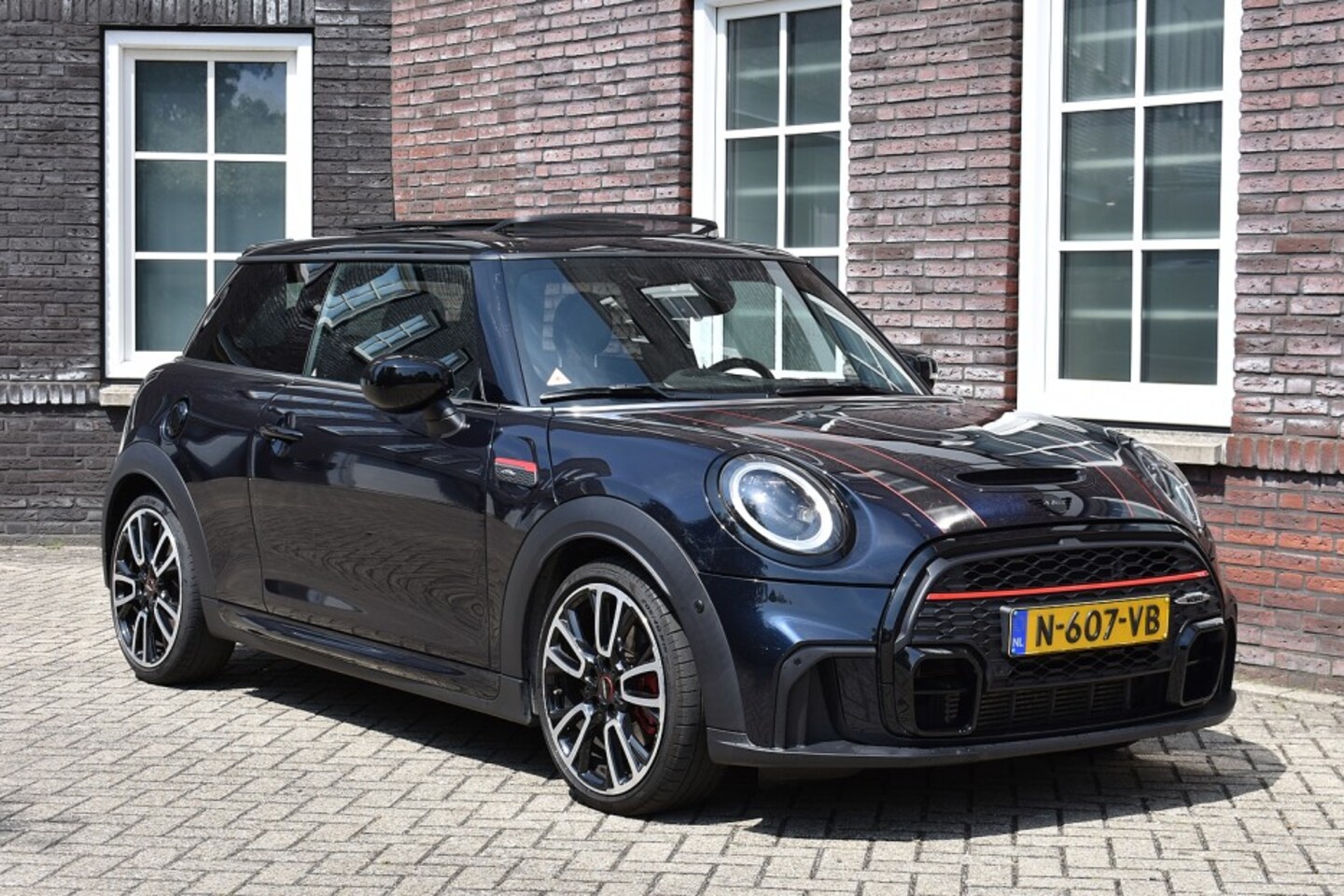 MINI Cooper S - 2.0 Cooper S John Cooper Works/Panodak/leer/1e eigenaar Wij zijn op afspraak geopend! Graa - AutoWereld.nl