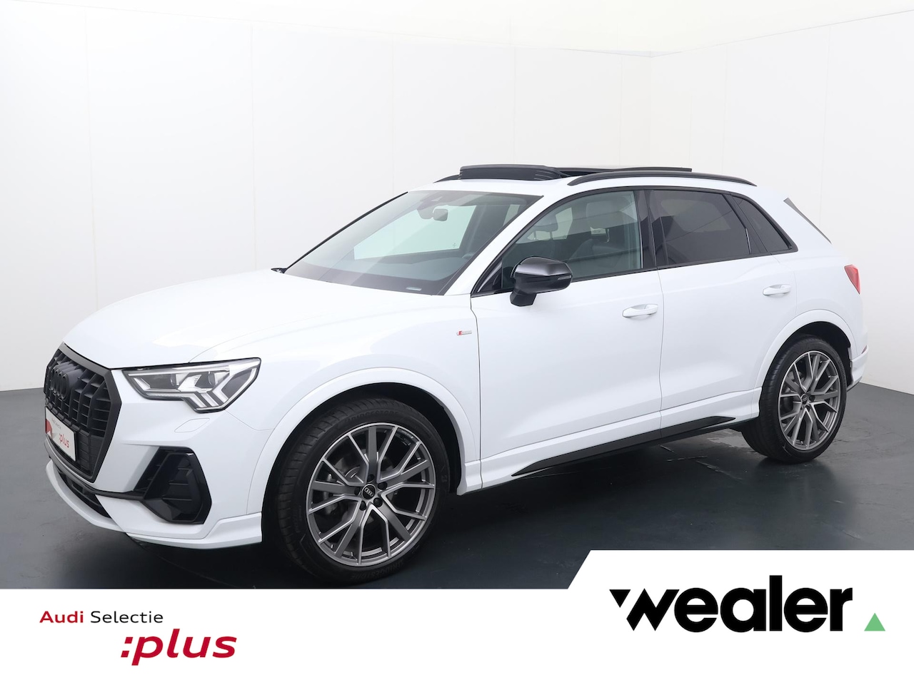 Audi Q3 - 35 TFSI S edition Competition | 150 PK | Automaat | Panoramadak | Matrix LED koplampen | 2 - AutoWereld.nl