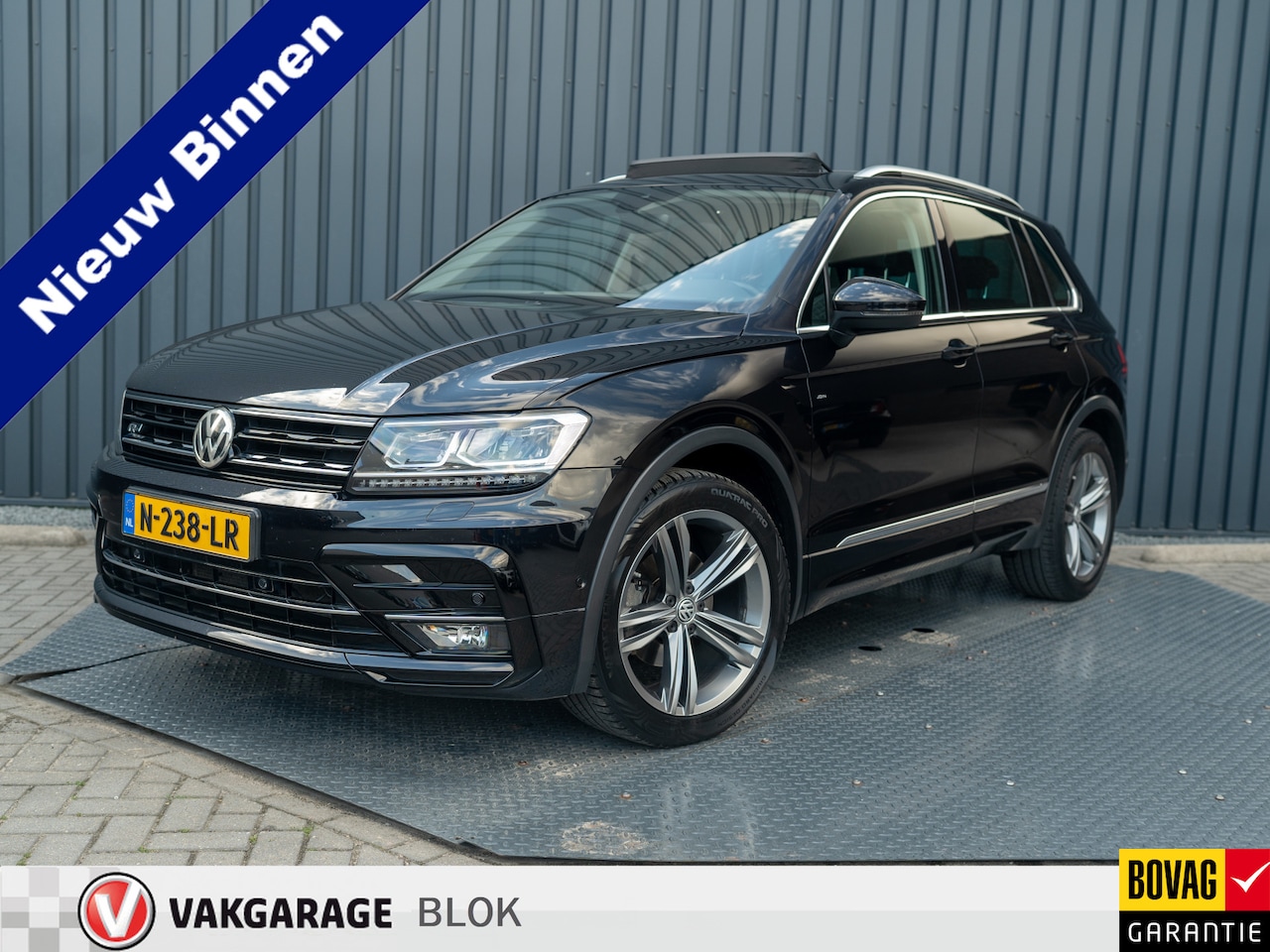 Volkswagen Tiguan - 1.4 TSI ACT Highline Business R | Pano | Trekhaak wegkl. | Elk. A-klep | Side Assist | Cam - AutoWereld.nl