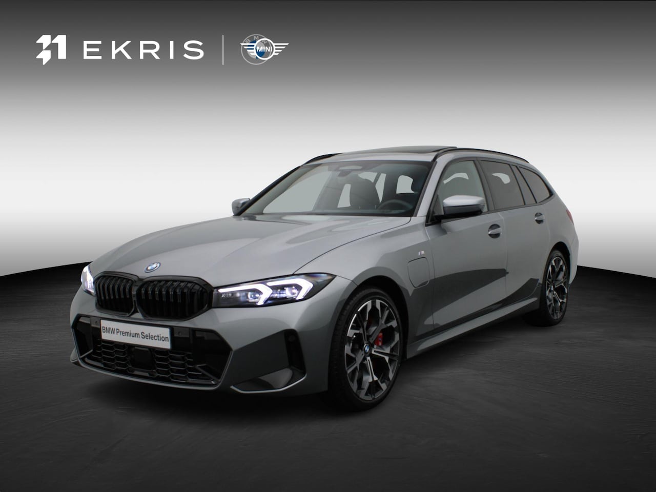BMW 3-serie Touring - 330e M Sportpakket Pro | Innovation Pack | Comfort Pack | Trekhaak | Panoramadak | Elektr - AutoWereld.nl