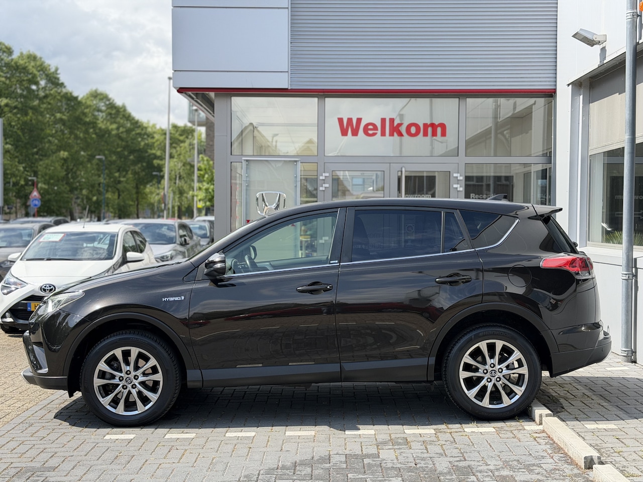 Toyota RAV4 - 2.5 Hybrid AWD Style | GEEN AFLEVERKOSTEN |  Bearlock, Elektrische achterklep, Navigatie - AutoWereld.nl