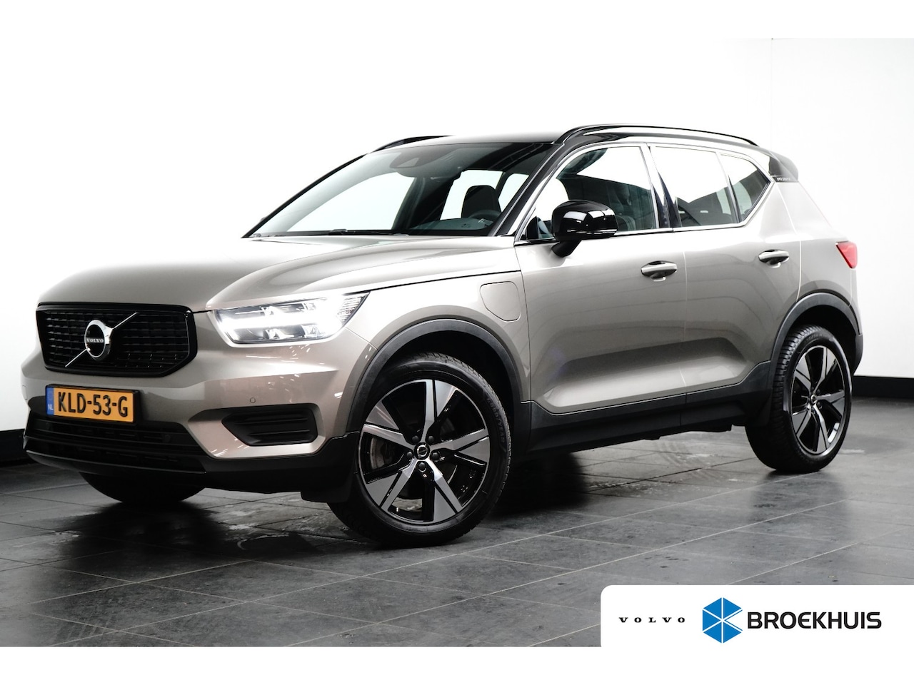 Volvo XC40 - 1.5 T4 Recharge R-Design | Camera | Pilot Assist | Stoel&stuurverwarming | Nubuck | Apple - AutoWereld.nl