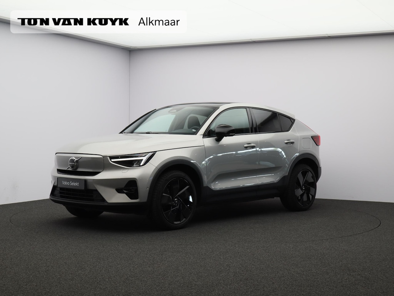 Volvo C40 - Recharge Ultimate 69 kWh / SOH 95% / 20"/ Full LED / Privacy glass / Elektr. bed. stoelen - AutoWereld.nl