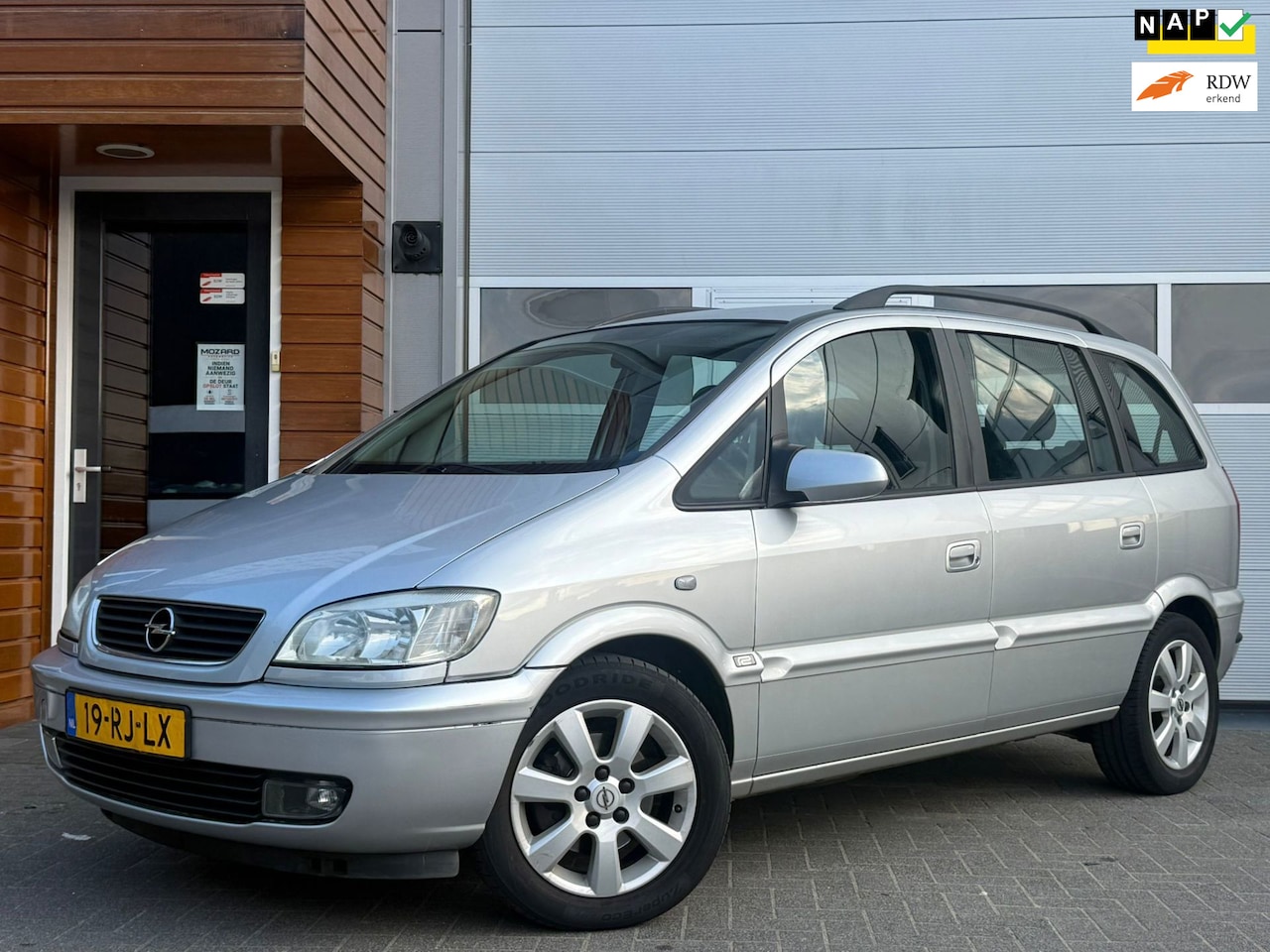 Opel Zafira - 1.8-16V Maxx 7PERSOONS AUTOMAAT/AIRCO/APK - AutoWereld.nl