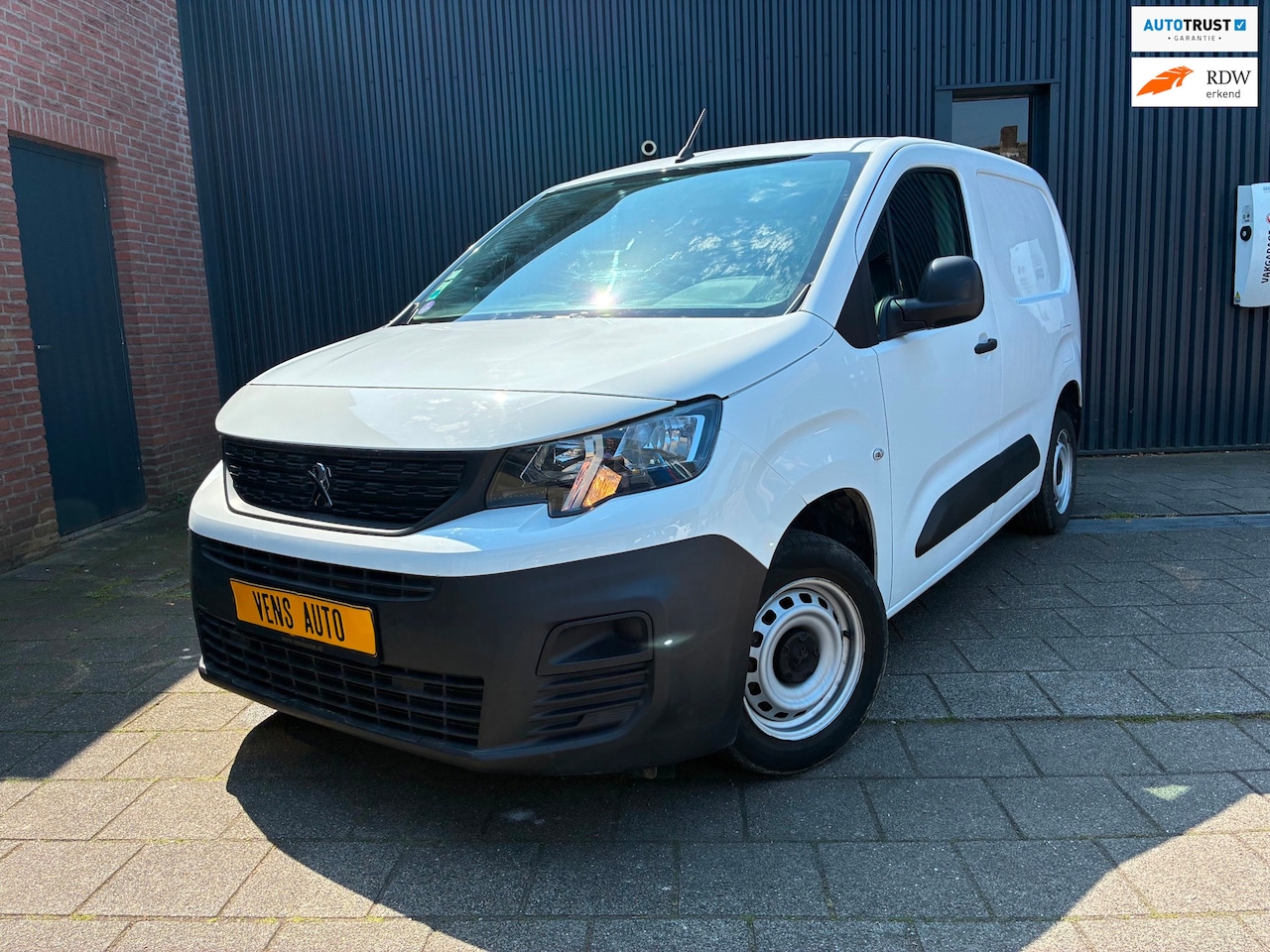 Peugeot Partner - 1.2 PureTech Pro 1.2 PureTech Pro, BTW/BPM VRIJ! - AutoWereld.nl