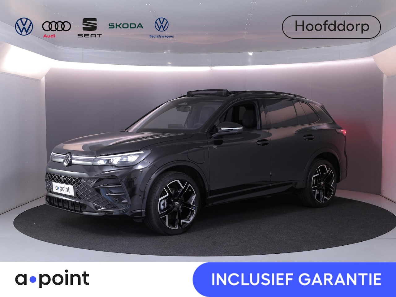 Volkswagen Tiguan - 1.5 eHybrid R-Line Edition 272 pk Automaat (DSG) | Verlengde garantie | Navigatie | Panora - AutoWereld.nl