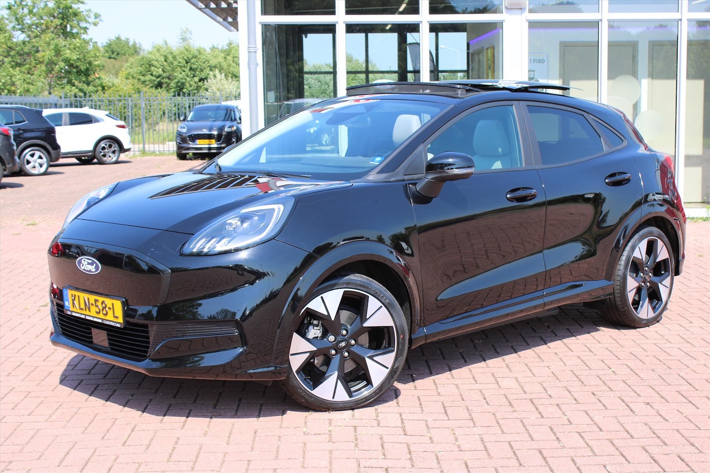 Ford Puma - 43,6 kWh 168pk Gen-E Premium, Panoramadak, Matrix Led, 19" Velgen - AutoWereld.nl