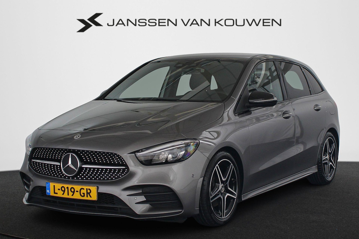 Mercedes-Benz B-klasse - 200 Business Solution AMG Apple CarPlay Widescreen Stoelverwarming - AutoWereld.nl