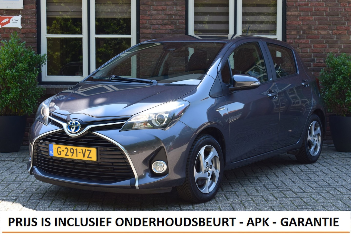 Toyota Yaris - 1.5 Hybrid Aspiration Camera | Stoelverwarming | 2X PDC - AutoWereld.nl