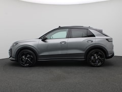 Volkswagen T-Roc - 1.5 eTsi R-Line First Edition 150PK DSG Pano-Schuifdak, Trekhaak, Black Style, 20" LM Velg