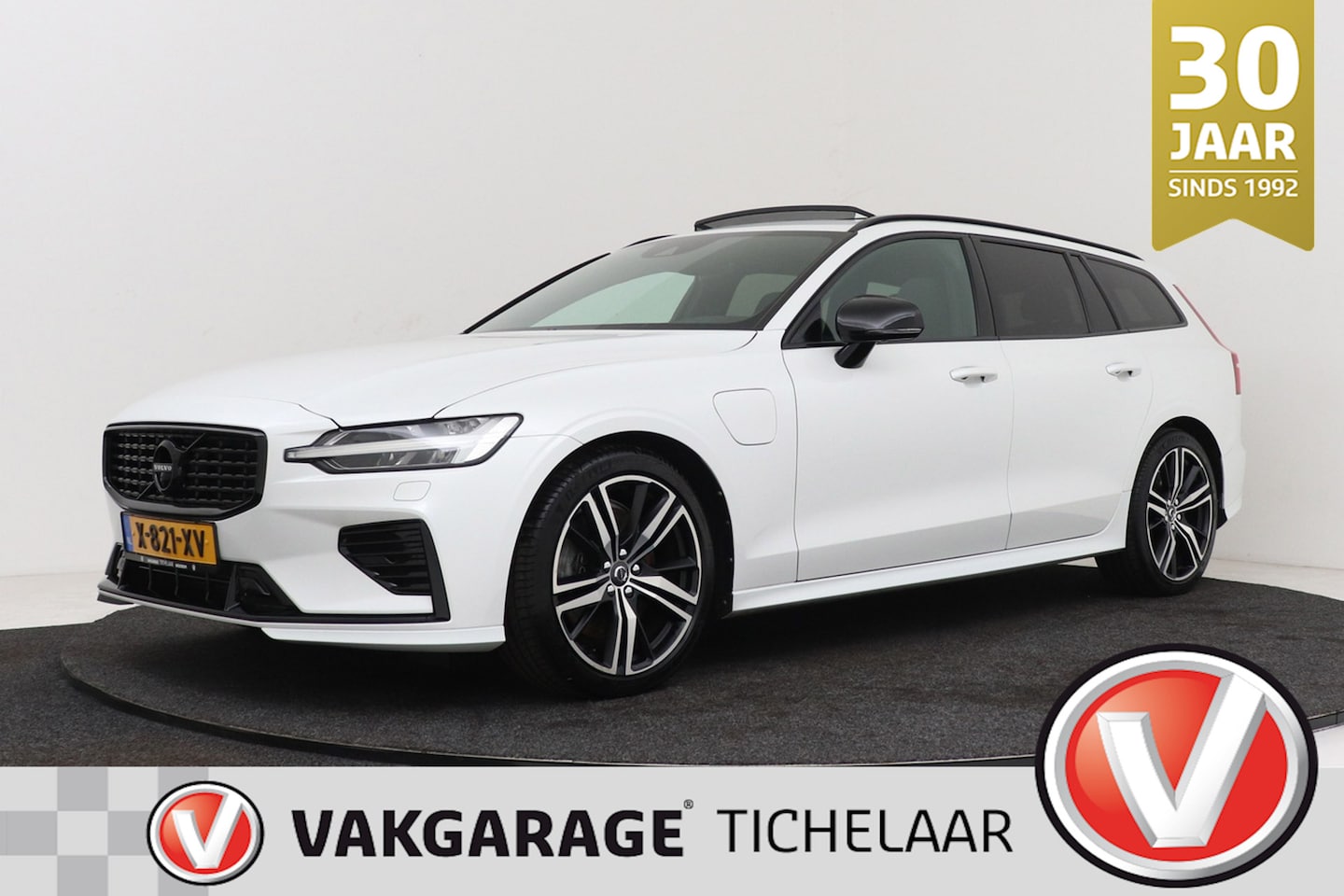 Volvo V60 - 2.0 T8 AWD Polestar Engineered R-Design| Panoramadak | Harman/Kardon | Head-Up | Carplay | - AutoWereld.nl