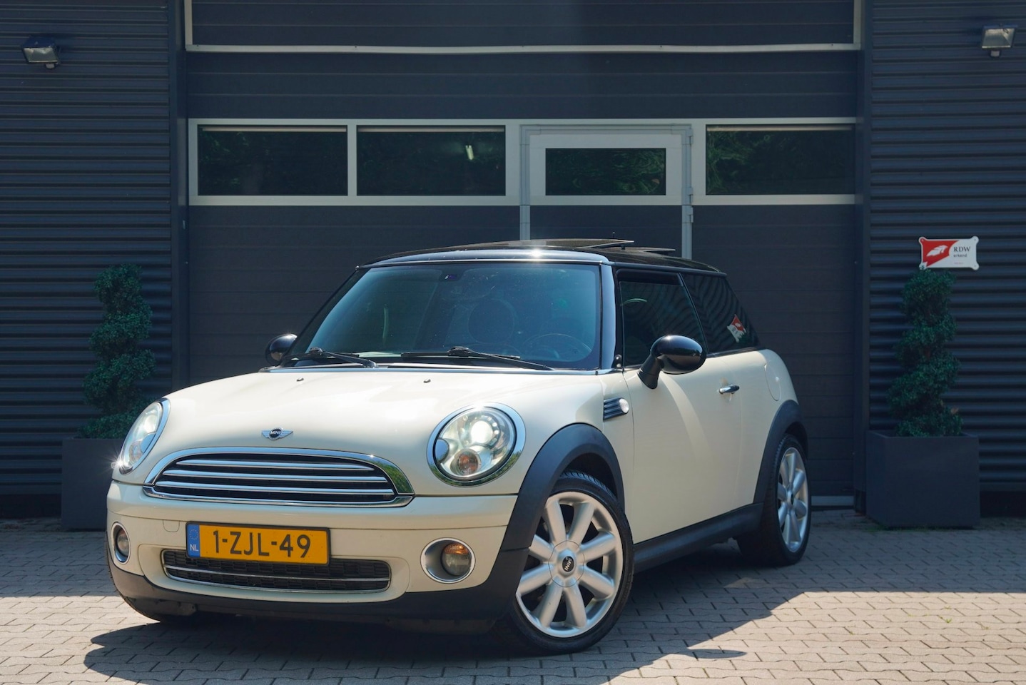 MINI 3-Deurs - 1.6 Cooper PANO LEDER XENON STOELVERW. - AutoWereld.nl