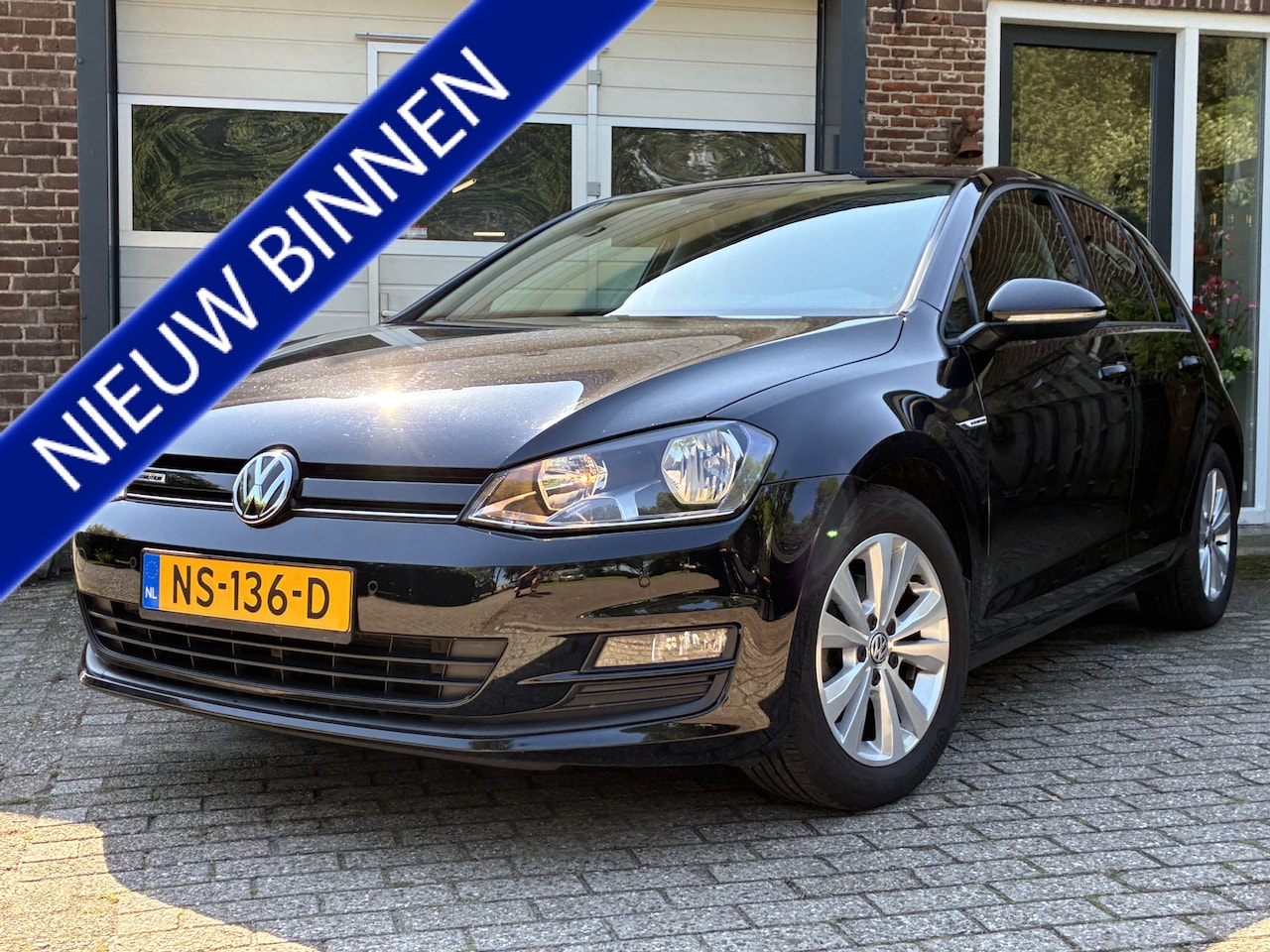 Volkswagen Golf - 1.0 TSI Comfortline '17 Navi 1ste eigenaar Clima - AutoWereld.nl