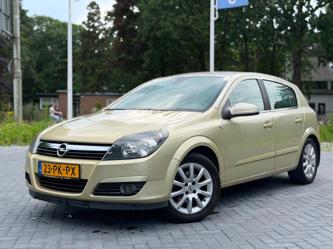 Opel Astra - 1.6 Cosmo/Automaat/Clima/Cruise/LMV/NAP/Trekhaak - AutoWereld.nl