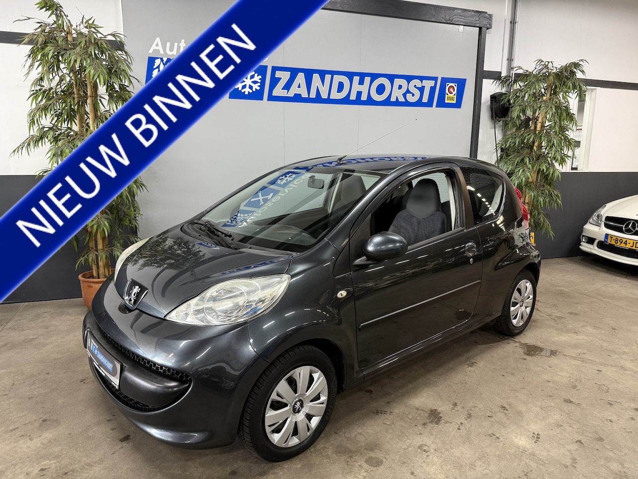 Peugeot 107 - 1.0-12V XS Urban Move // APK tot 22-07-2027!!! - AutoWereld.nl