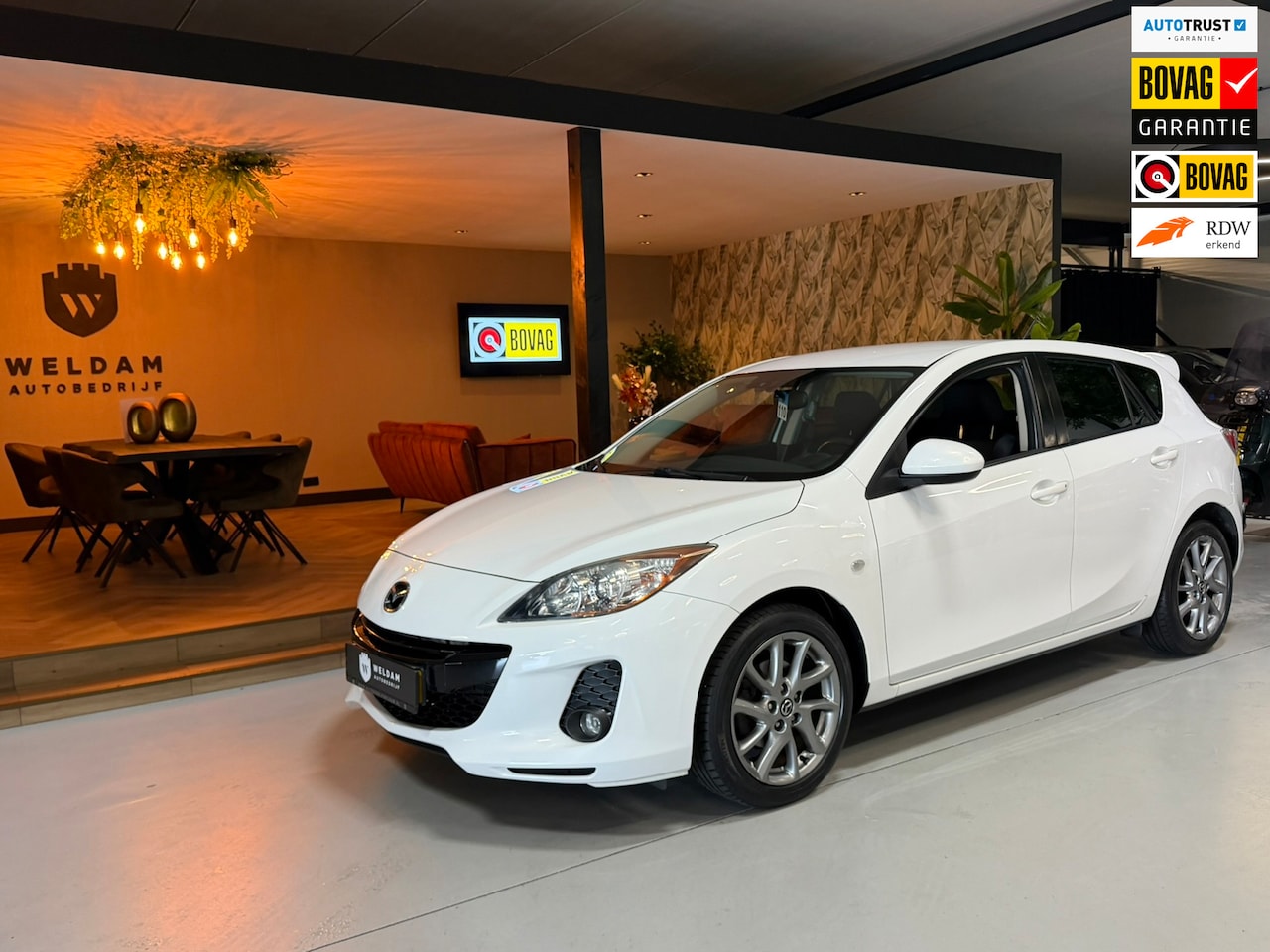 Mazda 3 - 1.6 TS|Trekhaak|Navi|Cruise|Climate Control|17Inch velgen|Rijklaar - AutoWereld.nl