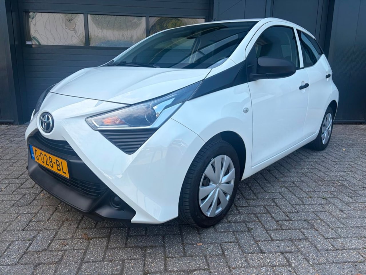 Toyota Aygo - 1.0 VVT-i x-fun Airco, NAP, BT, Carkit - AutoWereld.nl