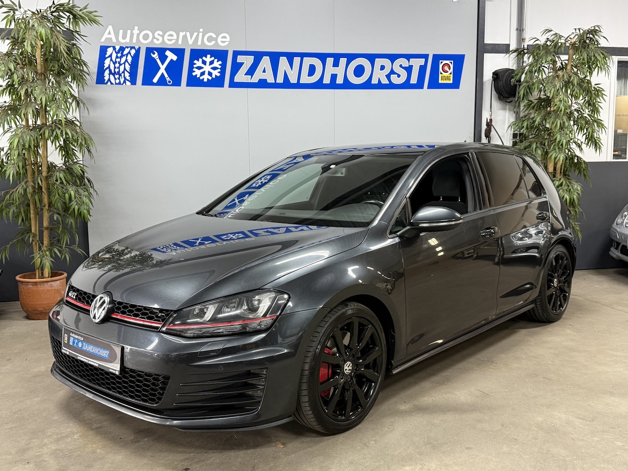 Volkswagen Golf - 2.0 TSI GTI Performance // Panodak // carplay // trekhaak - AutoWereld.nl