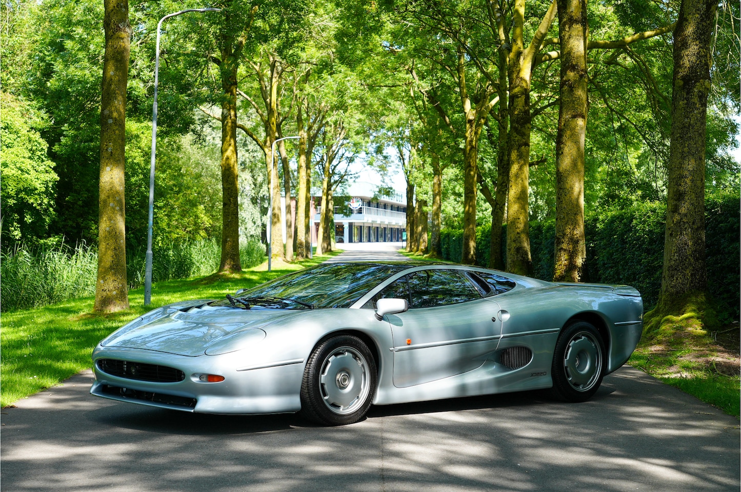 Jaguar XJ - XJ220 M1207 - AutoWereld.nl