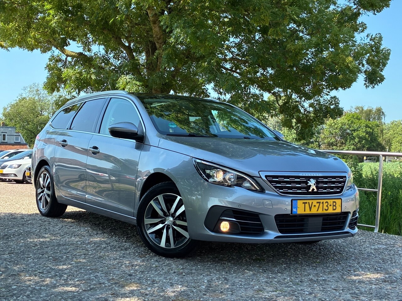Peugeot 308 SW - 1.2 | Automaat | Panodak + Carplay + Clima + Cruise nu €9.975,-!! - AutoWereld.nl
