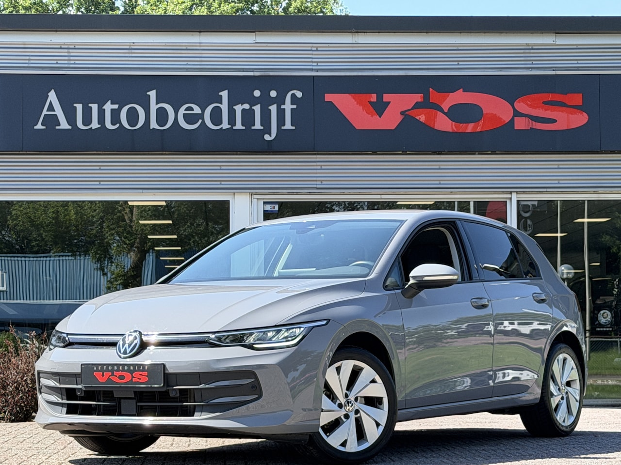 Volkswagen Golf - 1.5 eTSI Life Edition | Facelift | Camera | CarPlay | LED | ACC - AutoWereld.nl