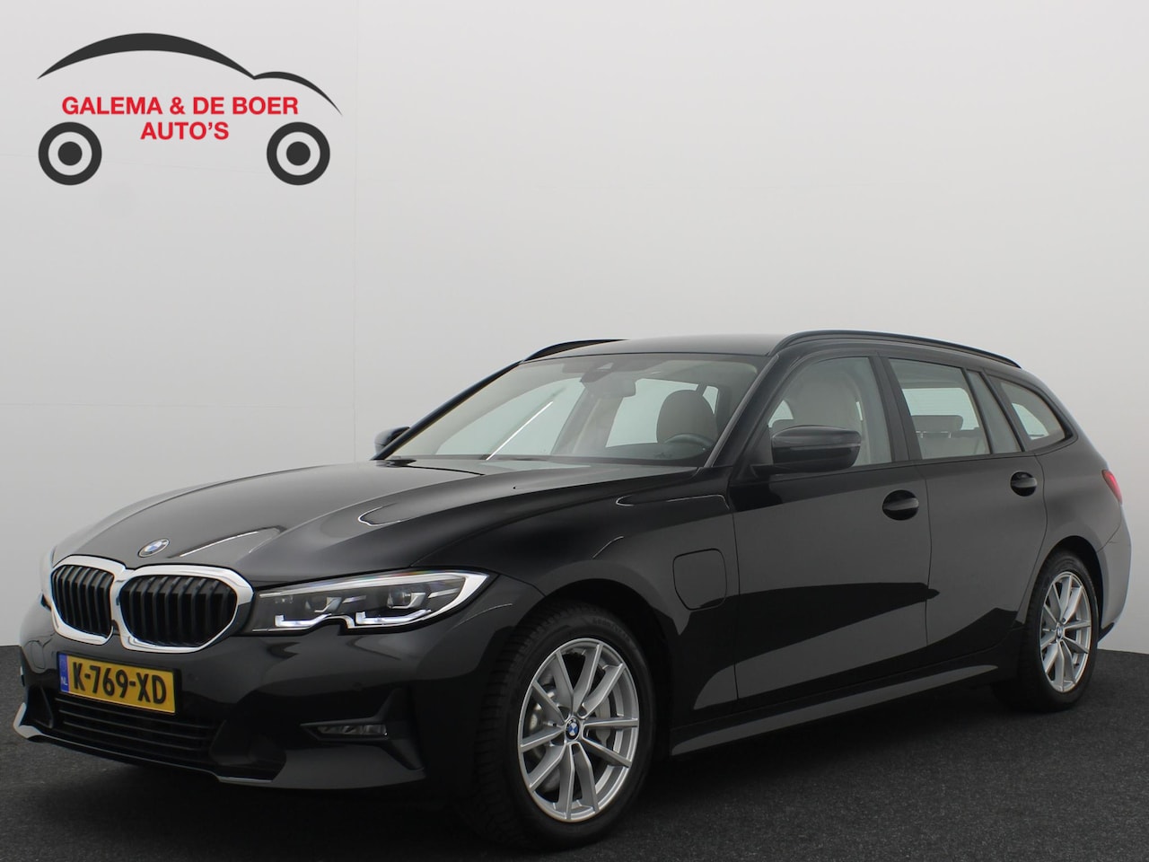 BMW 3-serie Touring - 330e Business Edition Plus SPORTSTOELEN / FULL LED / SOH 89% / CARPLAY / DAB+ / CREME LEDE - AutoWereld.nl