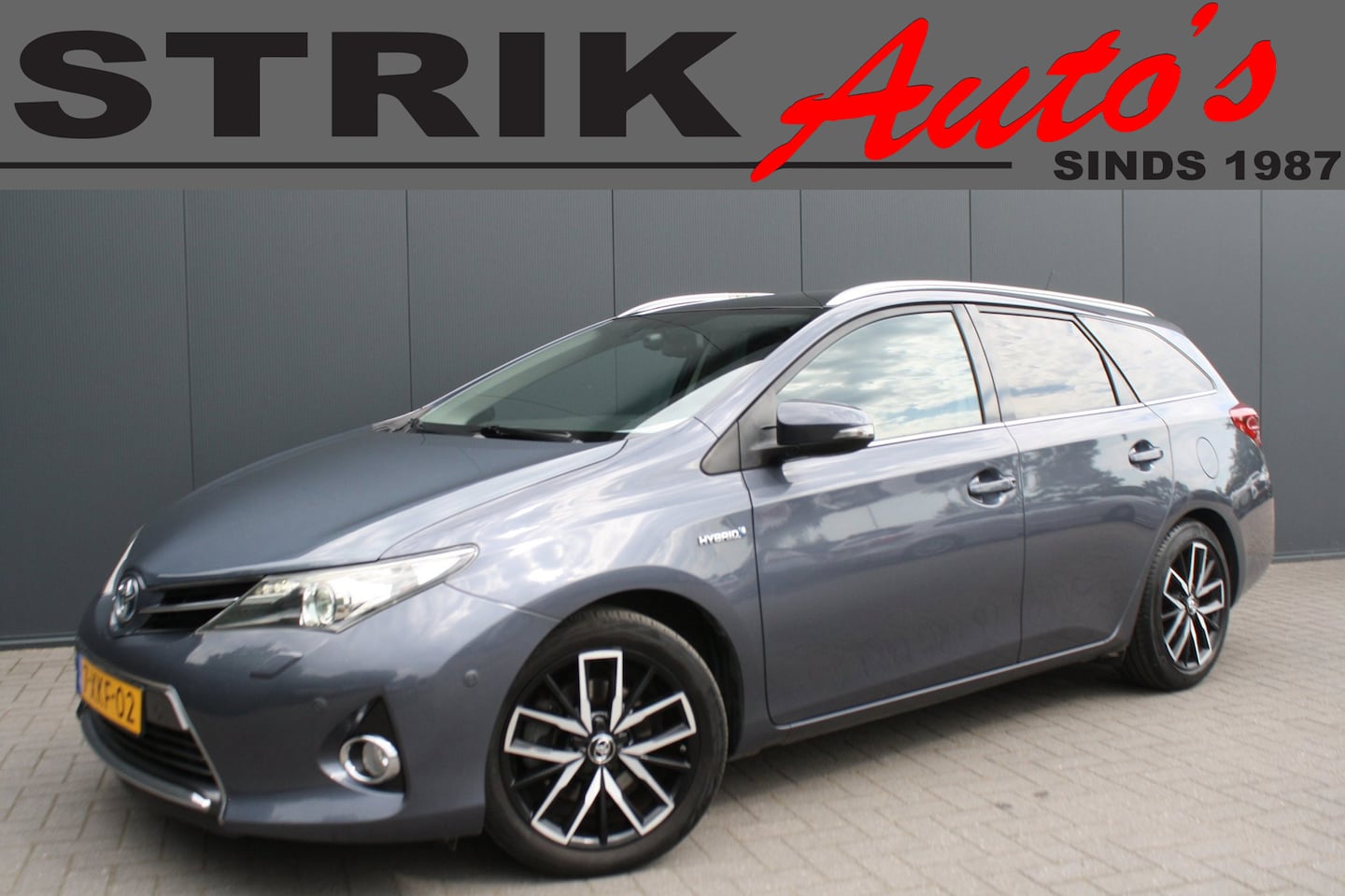 Toyota Auris Touring Sports - 1.8 Hybrid Lease - NAVIGATIE - CAMERA - PANORAMADAK - PDC - AutoWereld.nl