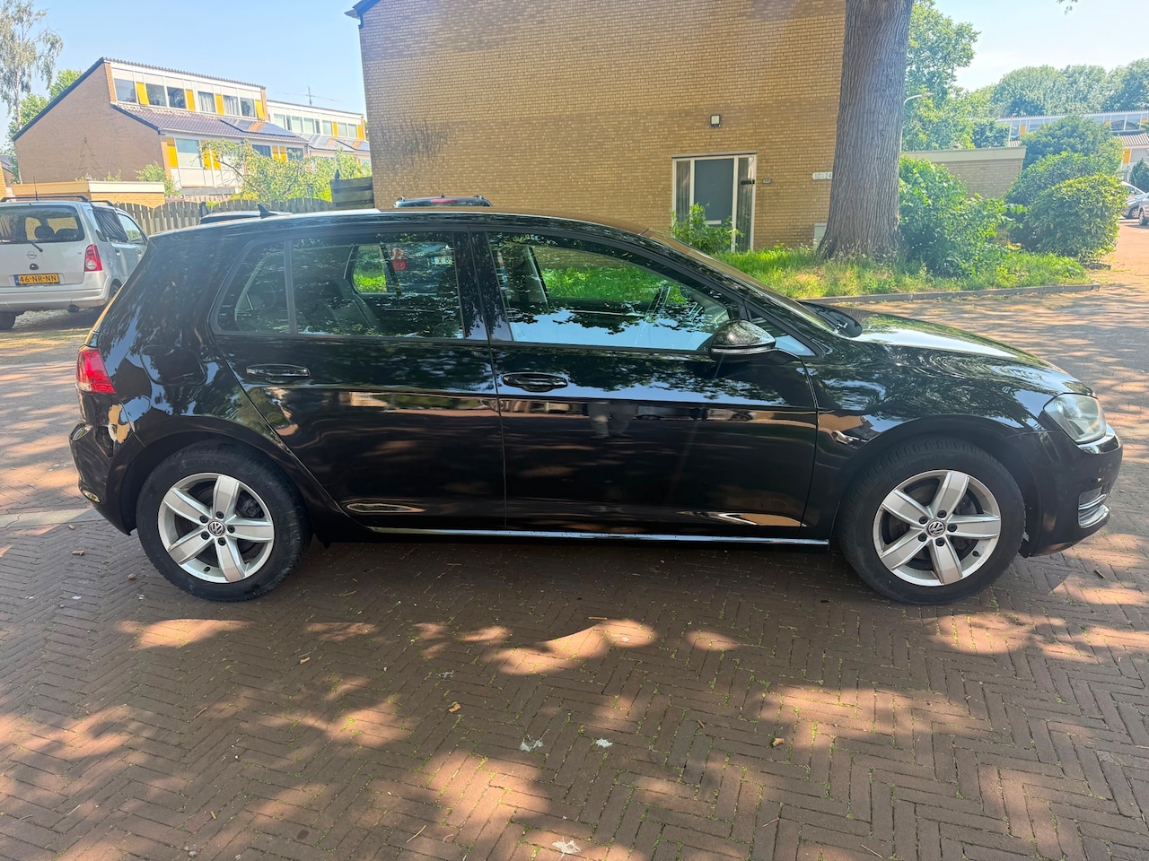 Volkswagen Golf - AUTOMAAT / 143.000 NAP / Volledig dealer onderhouden / Leuke auto - AutoWereld.nl