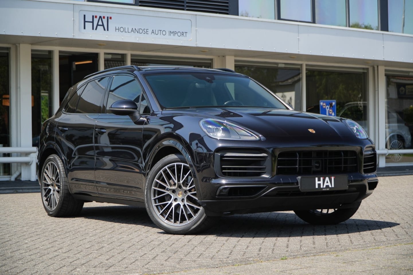 Porsche Cayenne - 3.0 E-Hybrid Platinum I Pano I ACC I Luchtvering I Trekhaak I - AutoWereld.nl
