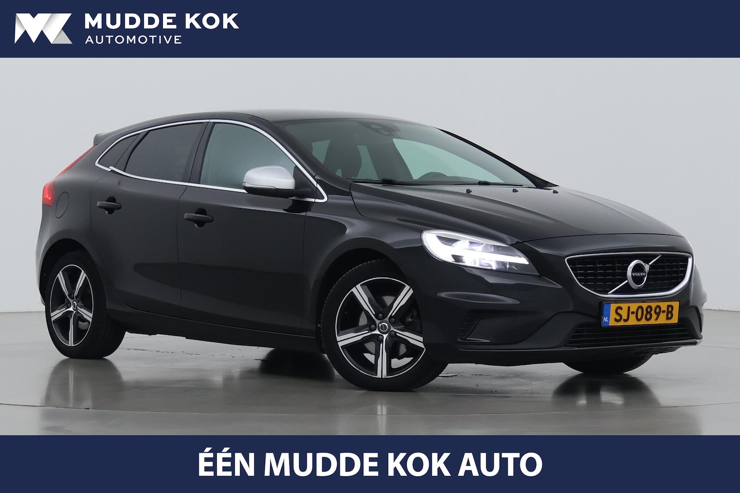 Volvo V40 - 2.0 T4 R-Design | Trekhaak | Stoelverwarming | Getint Glas | 17 Inch - AutoWereld.nl