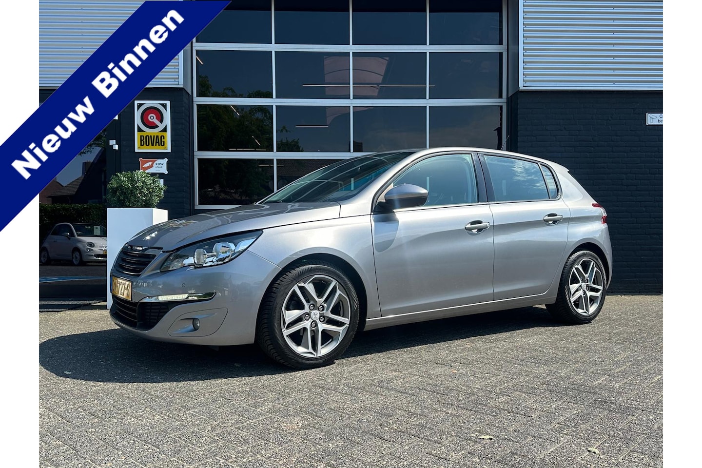 Peugeot 308 - 1.2 Active, Airco, Bluetooth, Cruise, Navi, Trekhaak, PDC, NAP - AutoWereld.nl