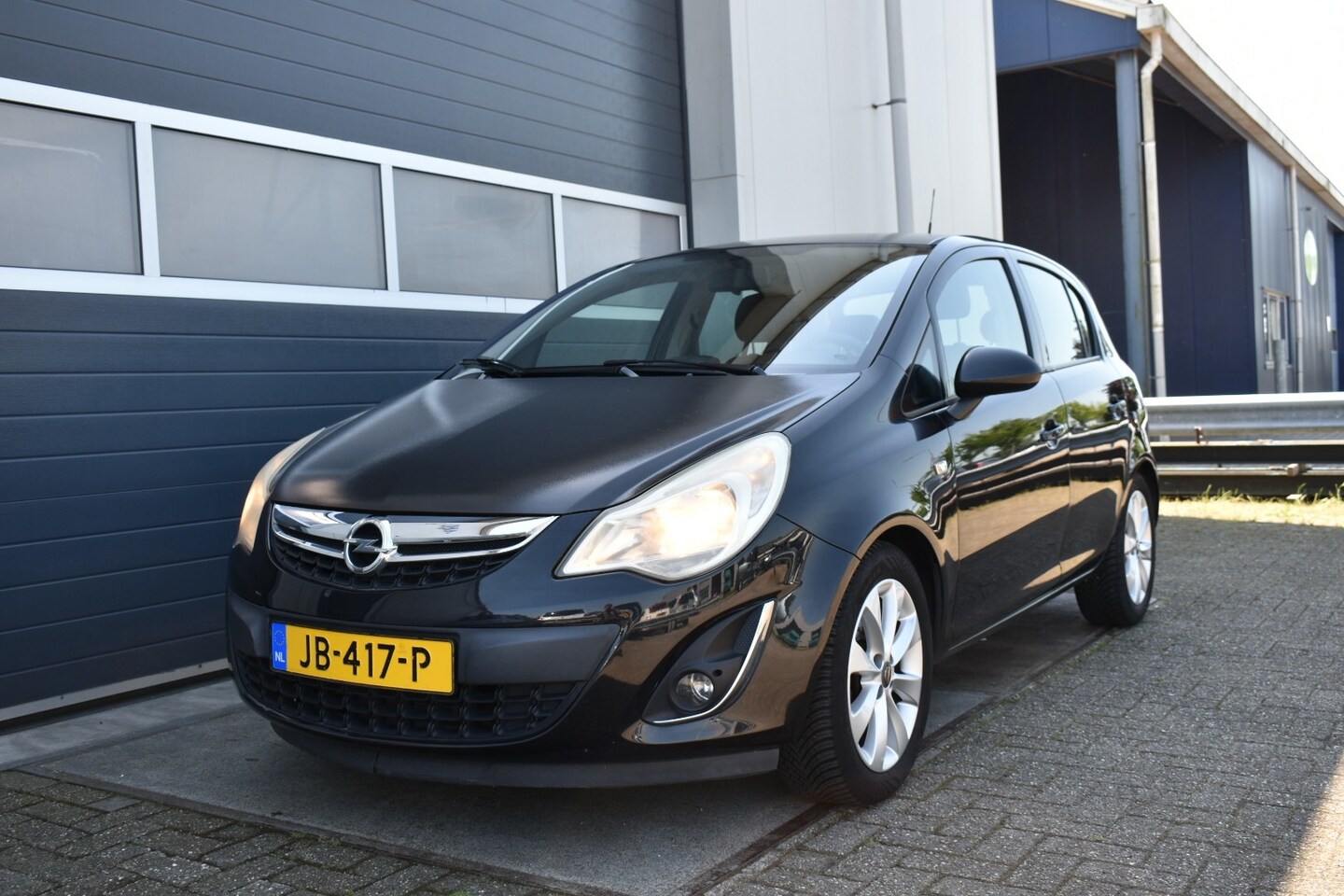 Opel Corsa - 1.4-16V Anniversary Edition 1.4-16V Anniversary Edition - AutoWereld.nl