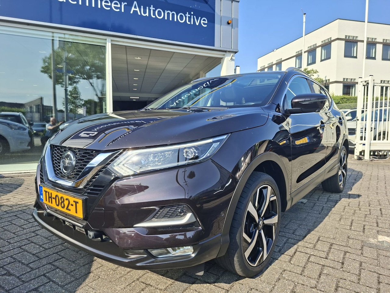 Nissan Qashqai - 1.2 Tekna panoramadak / navi / camera - AutoWereld.nl